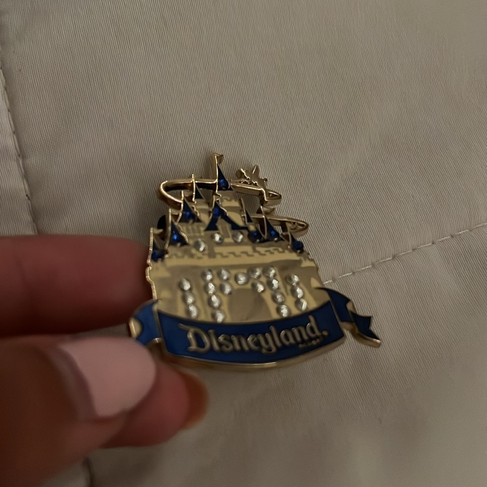 Disney Pin - Picture 3 of 3